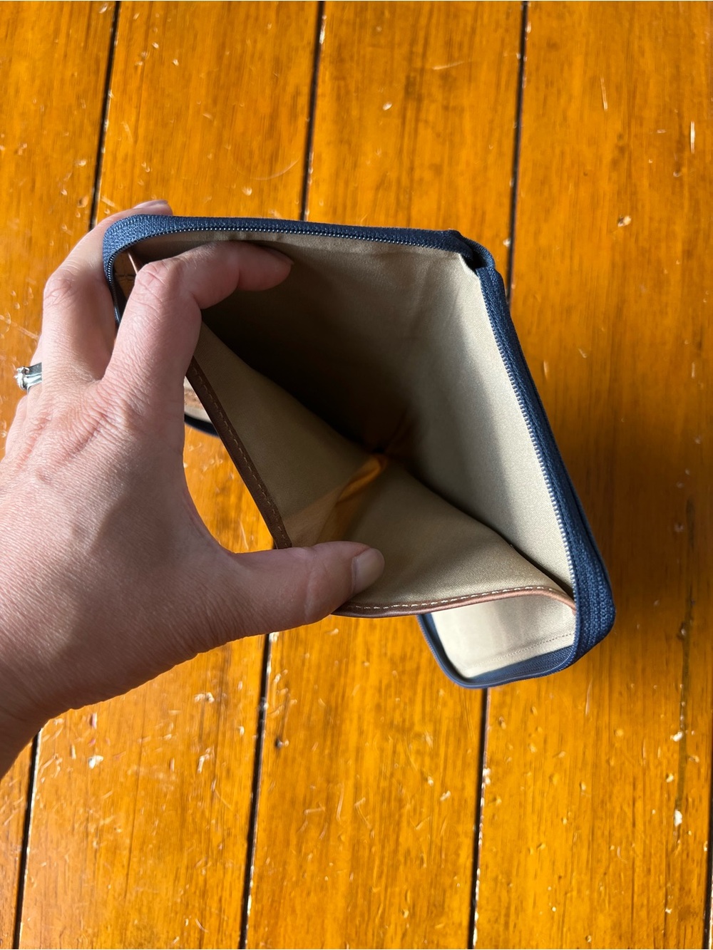 Fjällräven Travel Passport Wallet - Picture 11 of 15